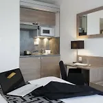 Aparthotel Adagio Access Massy Palaiseau 3*