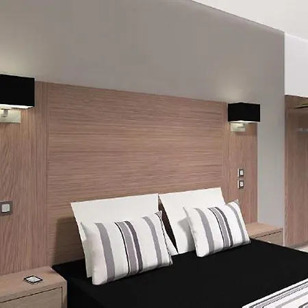 Adagio Access Massy Палезо
