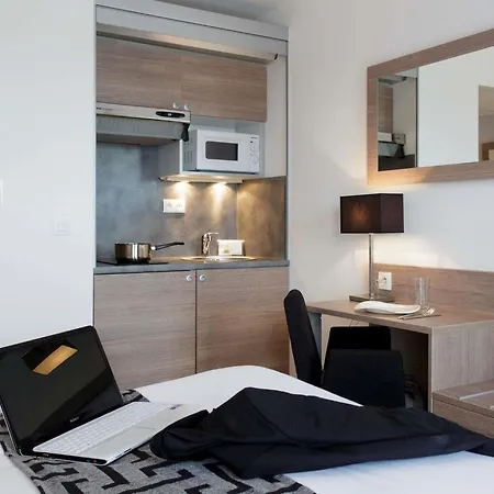 Adagio Access Massy Aparthotel Palaiseau