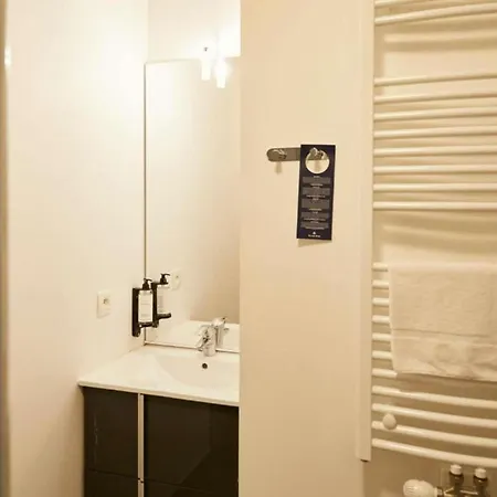 Adagio Access Massy Aparthotel 3*